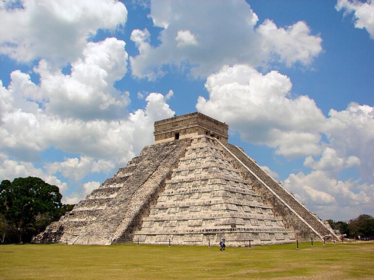 Guía Yucatán México 2026: Cancún, Tulum, cenotes y Chichén Itzá
