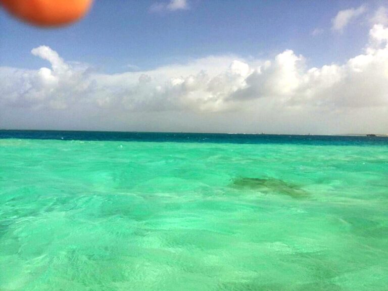 Guía San Andrés y Providencia 2026: vuelos, hoteles, snorkel y precios reales