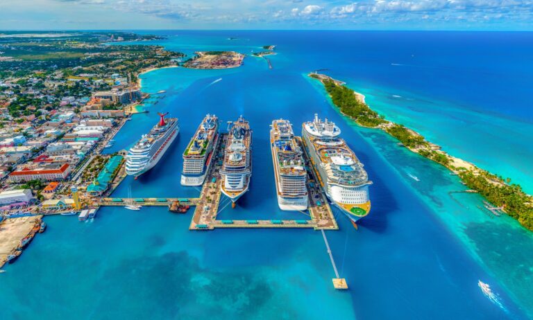 Top 5 cruceros por el Caribe en 2026: comparativo Royal vs Norwegian vs Carnival